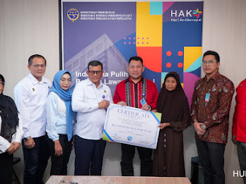 Kemenhub Fasilitasi Penyerahan Asuransi Pelaut Kapal Sinbangjuho 2022 dan Tegaskan Pengawasan Ketat Pemenuhan Hak ABK